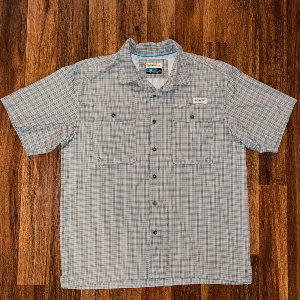 Magellan Outdoors Fish Gear Mens Large Grey Plaid Short Sleeve Fishing Shirt